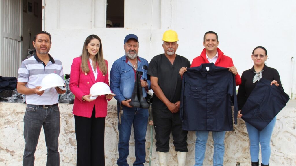 Entregan equipo de trabajo a departamento del Rastro Municipal