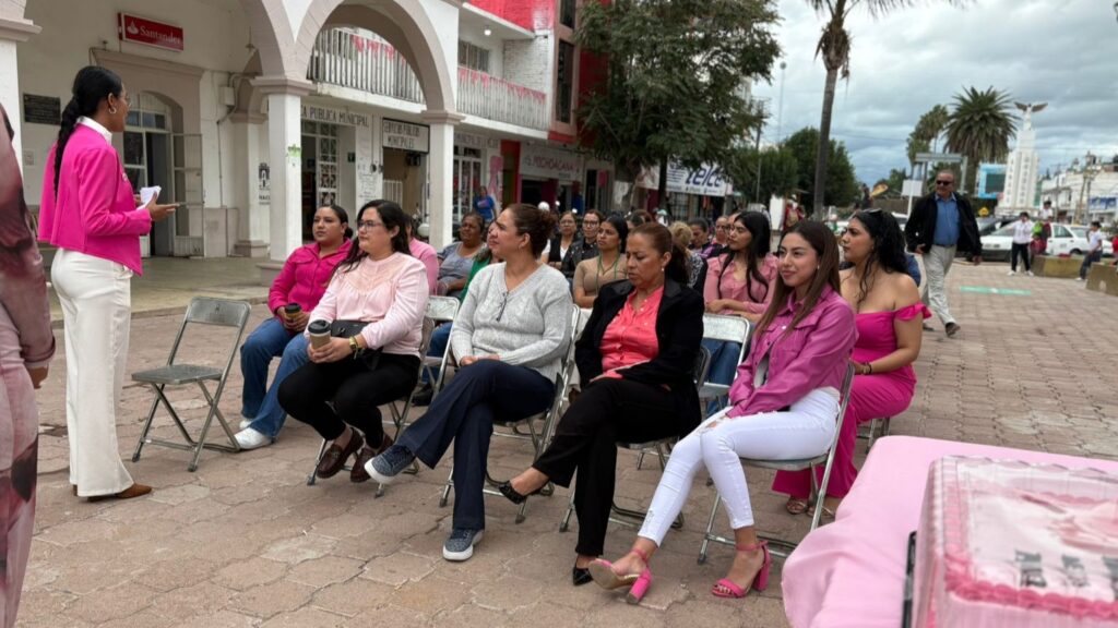 Poanas se pinta de rosas; con actividad y plática sobre Cáncer de Mama