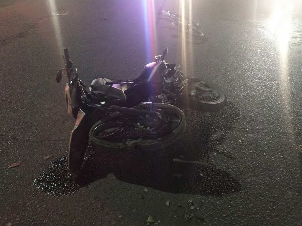 Delicado de salud al derrapar en su moto