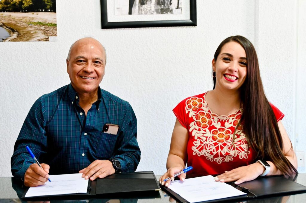 Firman convenio para impulsar la alfabetización en Nuevo Ideal, Durango