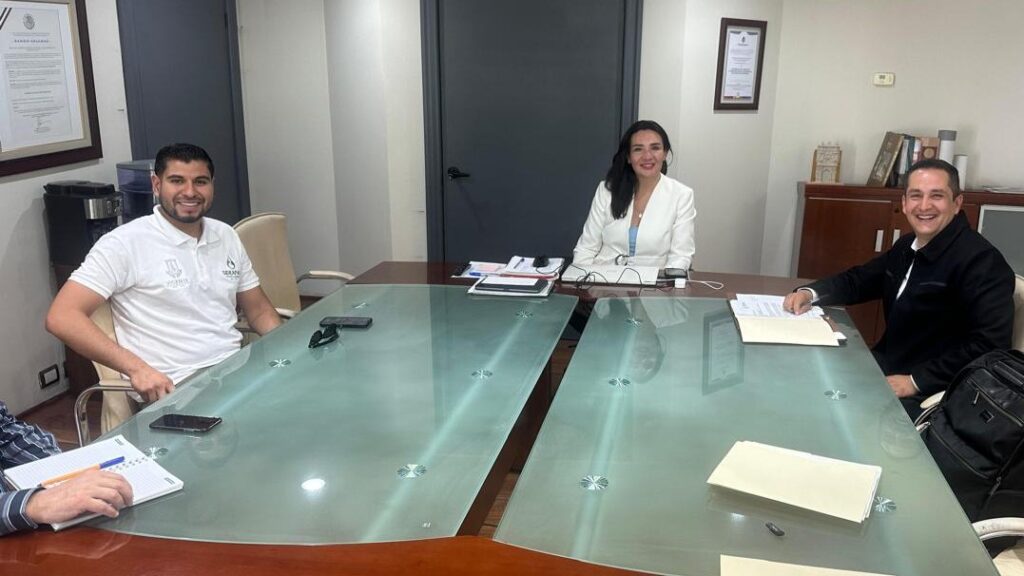 César Salas presenta proyectos clave de obra ante la SECOPE