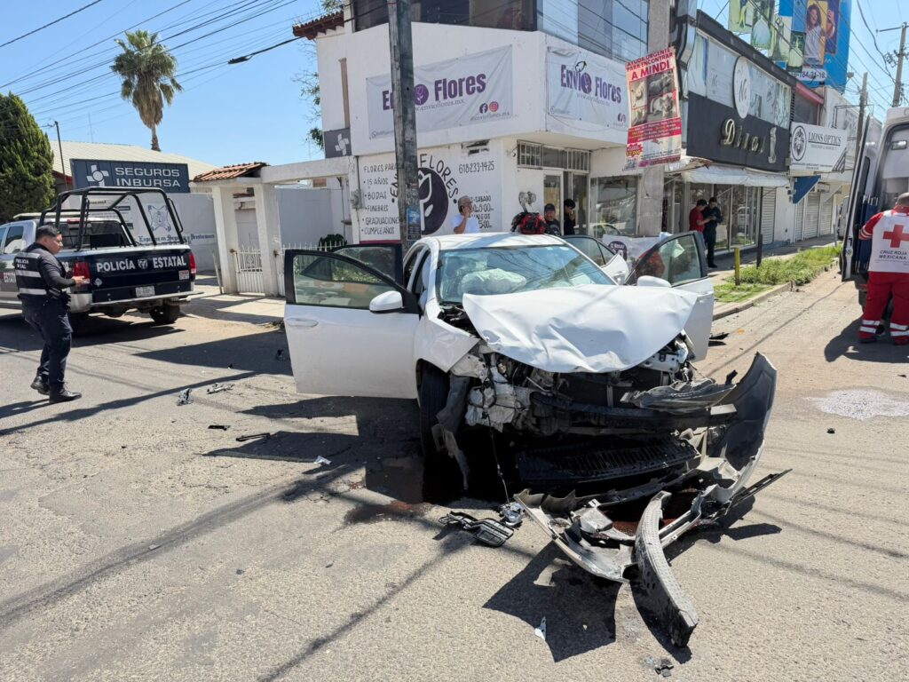 Fuerte choque se registró en céntrico crucero