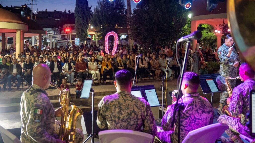 Éxito total del encuentro de rondallas y banda de la III Región Militar en Festival Revueltas 2025