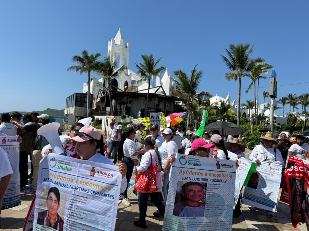 Marchan familiares de desaparecidos en Mazatlán