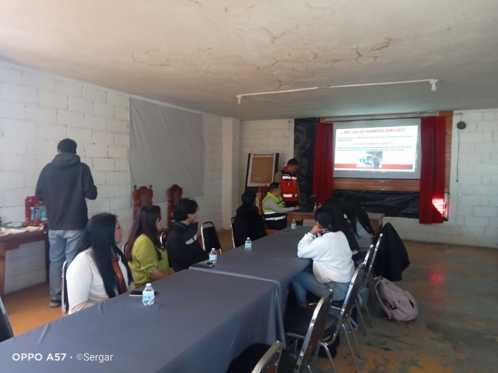 Capacitan a estudiantes de Pueblo Nuevo en Protección Civil