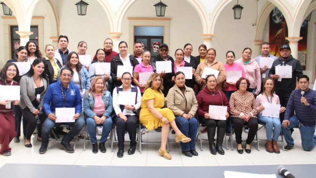 Instituto de la Mujer reconoce el esfuerzo en la campaña “Vida Rosa”