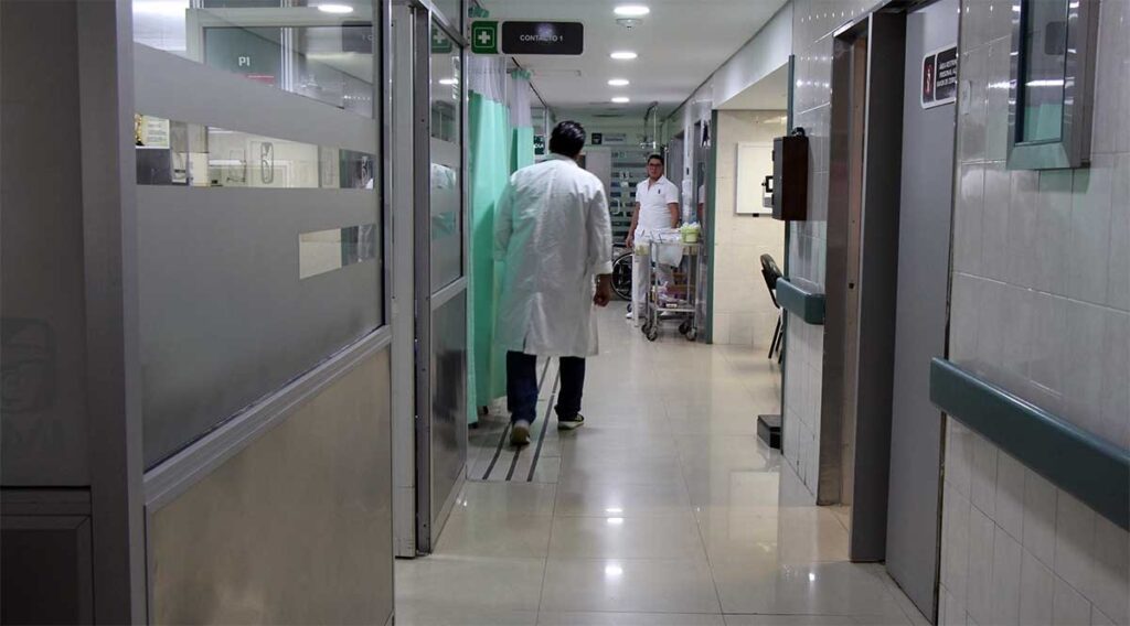 Con traumatismo de cráneo hospitalizan a niño de 7 años