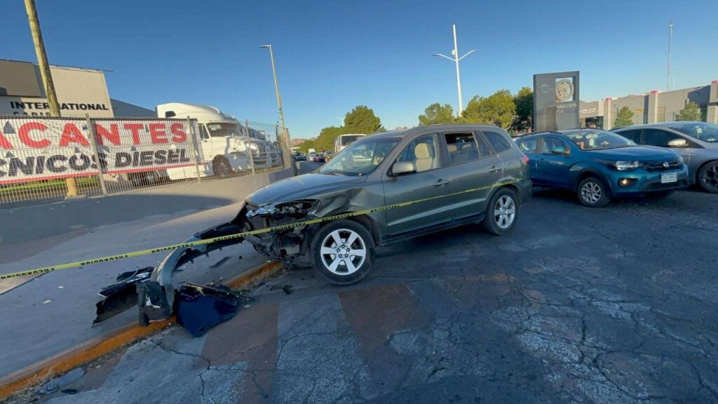 Muere adulto mayor al infartarse cuando conducía su camioneta en Chihuahua