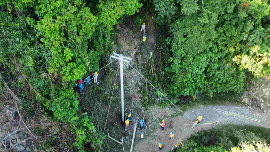 CFE restablece al 100% la energía en zonas afectadas por lluvias y el IMSS envía ayuda humanitaria