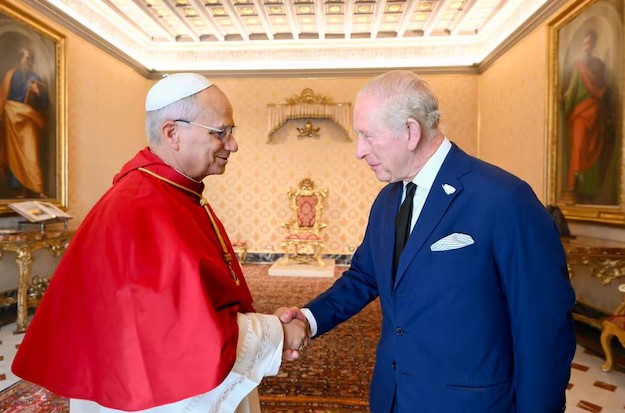 Encuentro Histórico entre Carlos III y el Papa León XIV