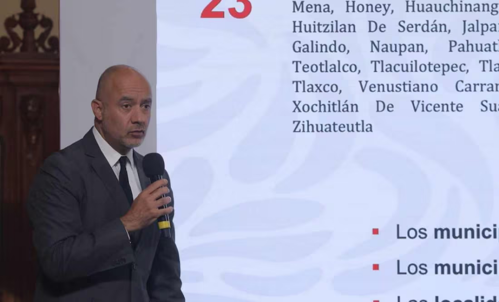 SICT reporta 108 municipios afectados por lluvias; avanzan trabajos en caminos
