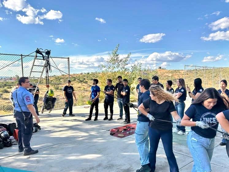 TecNM Santiago agradece al Grupo Rescate por la capacitación en el Festival Ciencias Revueltas 2025