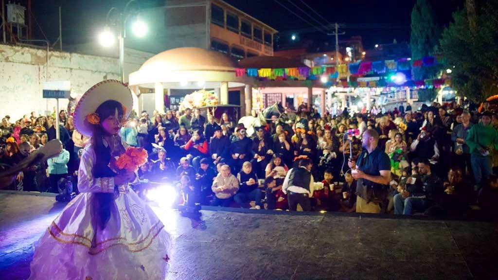 Gran participación en el Concurso de Catrinas y Catrines Vivientes 2025 en Santiago