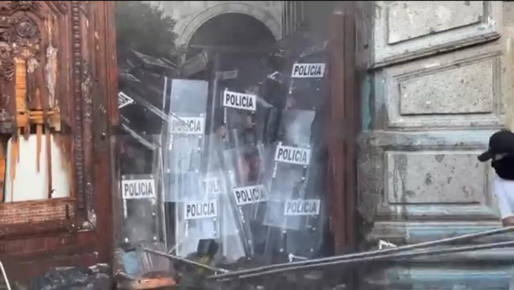 Gobierno de Jalisco reporta 47 detenidos tras disturbios en el Centro de Guadalajara