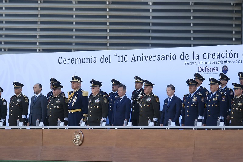 Pablo Lemus participa en la conmemoración del 110 aniversario de la Escuela Militar de Aviación en Zapopan