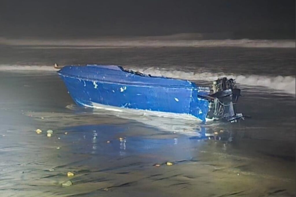 Mueren cuatro migrantes tras volcadura de bote en EE.UU.; mexicanos entre las víctimas