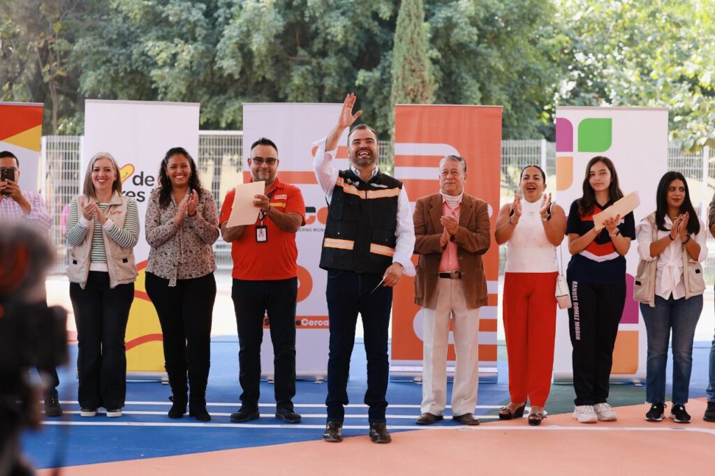 Tlajomulco refuerza su infraestructura educativa