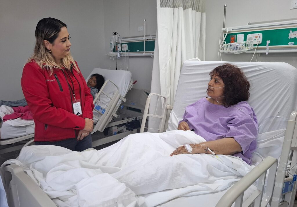 Realizan 47 cirugías gratuitas de prótesis de rodilla y cadera en el Hospital General 450
