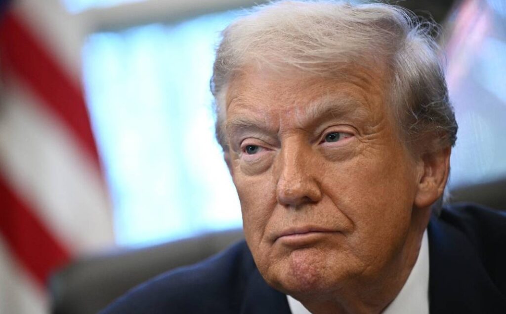 Trump abre la puerta a negociar con Maduro