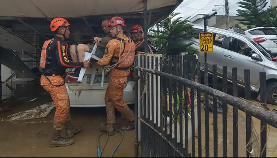 Tifón Kalmaegi deja al menos 66 muertos en Filipinas