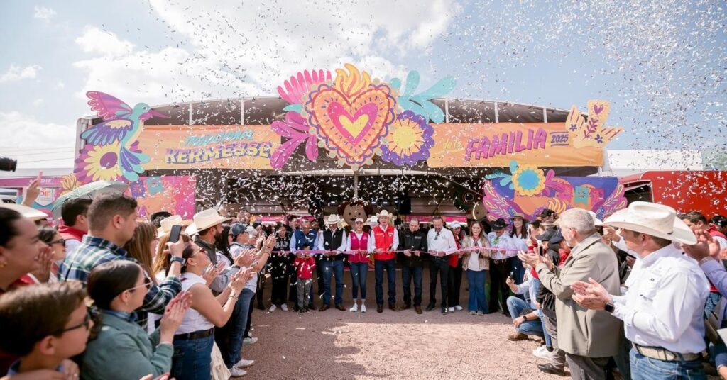 Con gran entusiasmo de las familias duranguenses, Marisol y Esteban inauguran la Kermesse de la Familia 2025