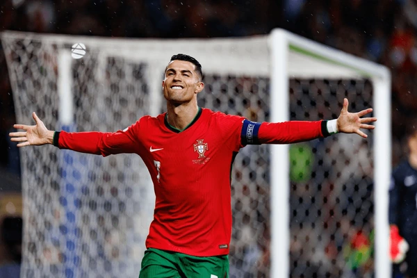 FIFA «perdona» a Cristiano Ronaldo y reduce sanción