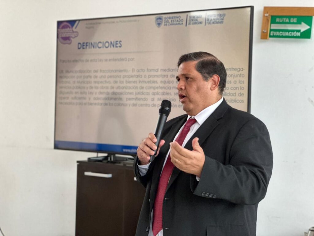 Sostiene director del Registro Público de la Propiedad y Notariado encuentro con notarios y titulares de Desarrollo Urbano y Catastro de la región sur