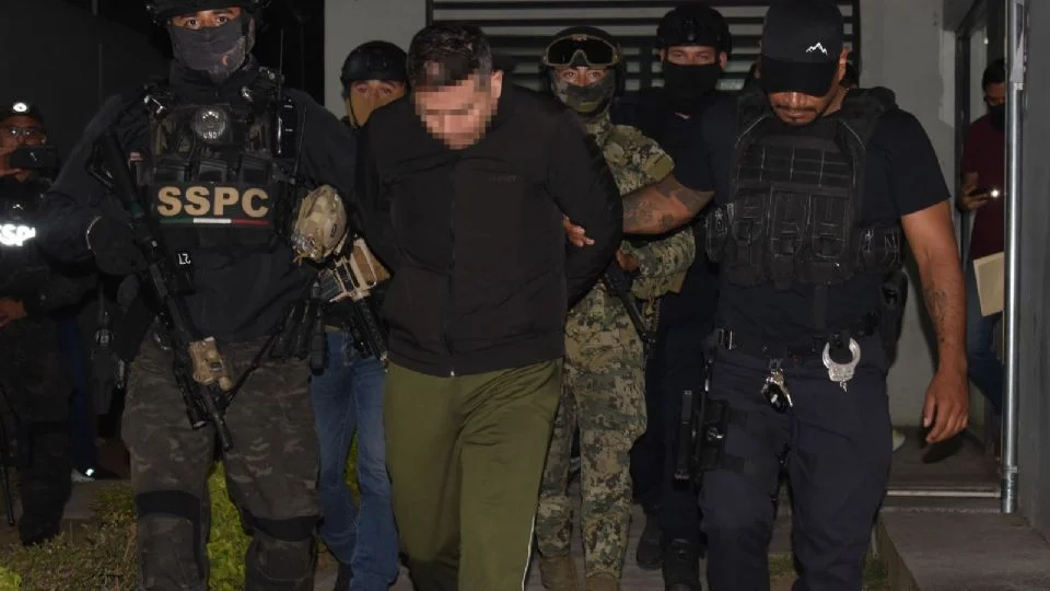 “El Licenciado”, operador del CJNG, es trasladado a un penal federal por caso Carlos Manzo