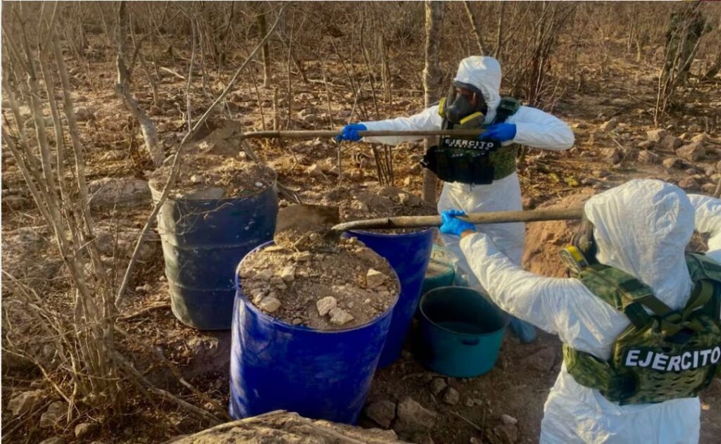 Ejército asegura 15 centros de químicos para drogas sintéticas en Sinaloa