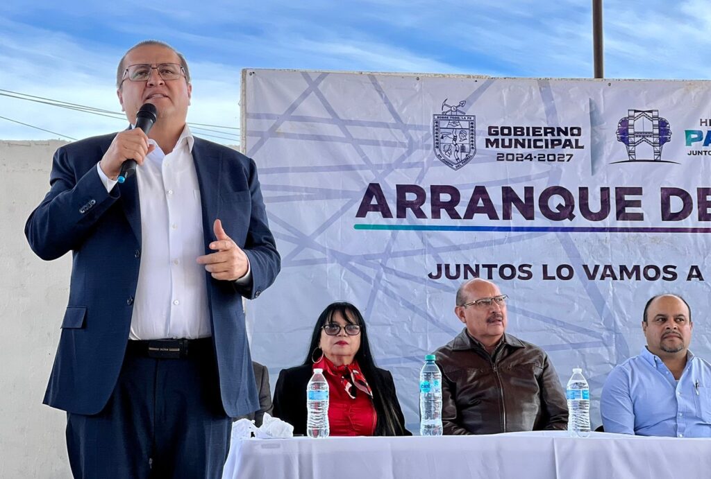Inicia construcción de domo en la primaria Amado Nervo