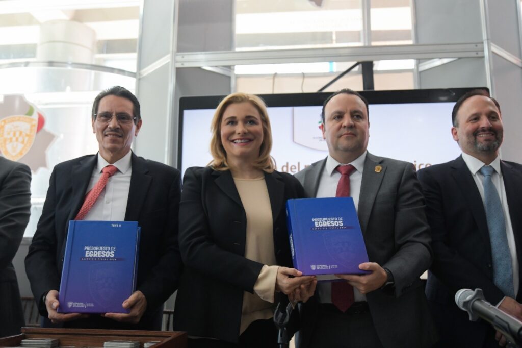 Maru Campos entrega al Legislativo Paquete Económico 2026 por más de 117 mil millones de pesos