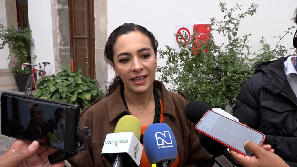 Buscan desde cabildo apoyar personas con VIH, Gaby Hernández pide mejores condiciones y más medicamentos