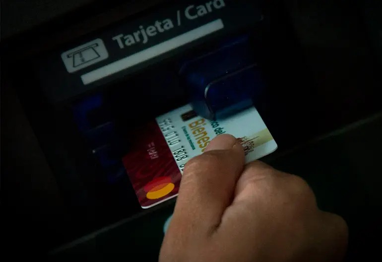 Pensión del Bienestar: Estos son los bancos donde puedes cobrar y cuánto cobran de comisión