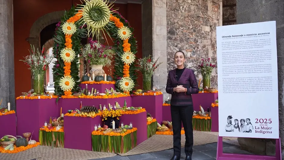 Sheinbaum dedica la ofrenda de Día de Muertos a mujeres del campo y ancestras