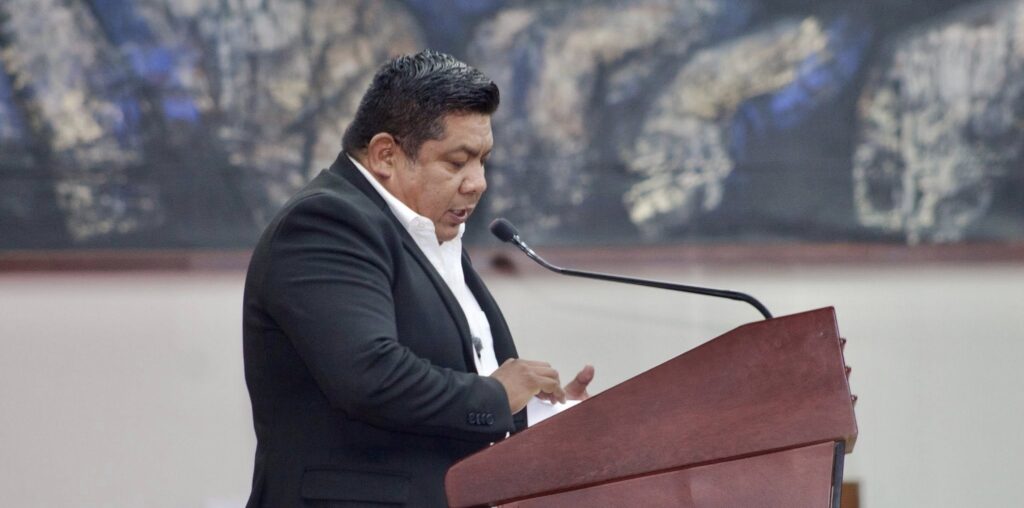 Pueblos indígenas siguen invisibilizados; Congreso debe reconocer su aporte cultural: Bernabé Aguilar