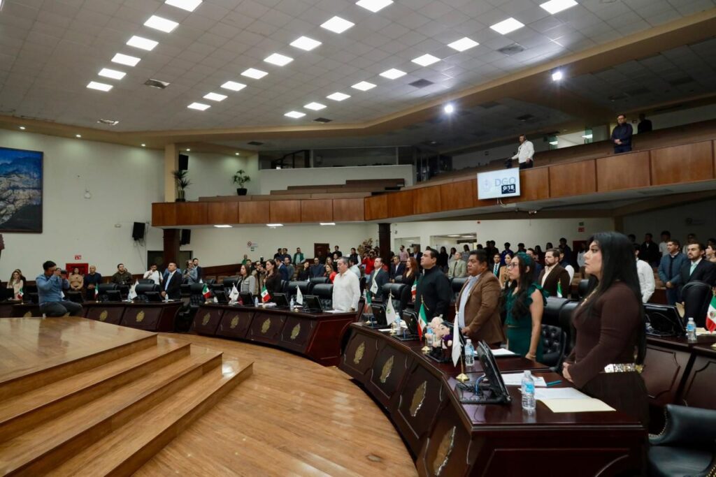 Congreso de Durango guarda un minuto de silencio por el alcalde de Uruapan y las víctimas del incendio en Hermosillo
