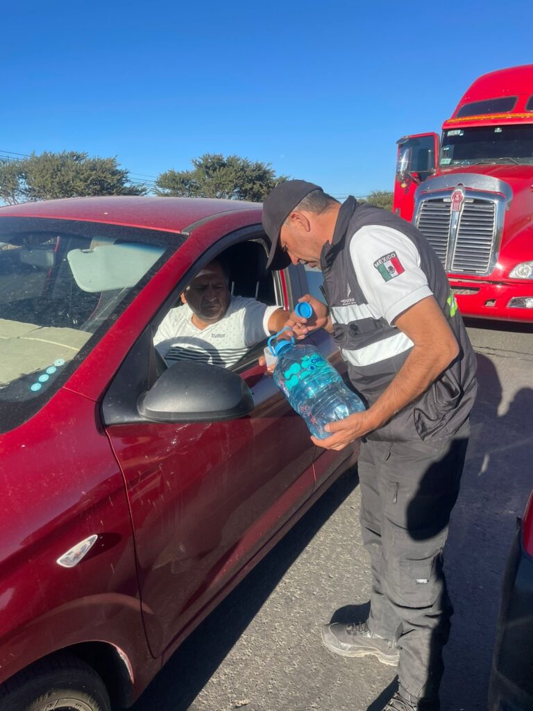 CEPC auxilia a viajantes varados ante el cierre de carreteras