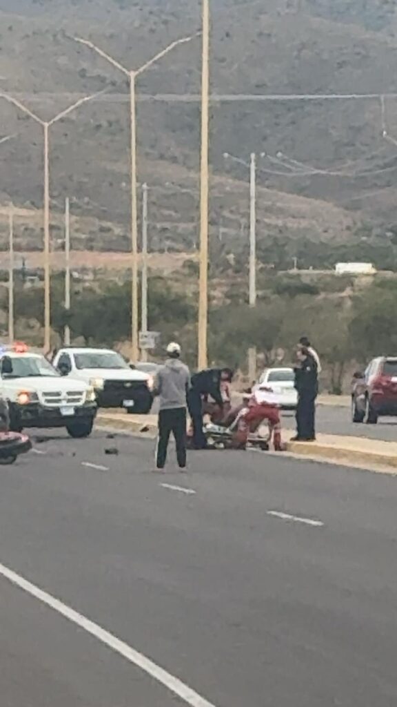 Desoll4do Damasio Navarrete tras volcar en su moto