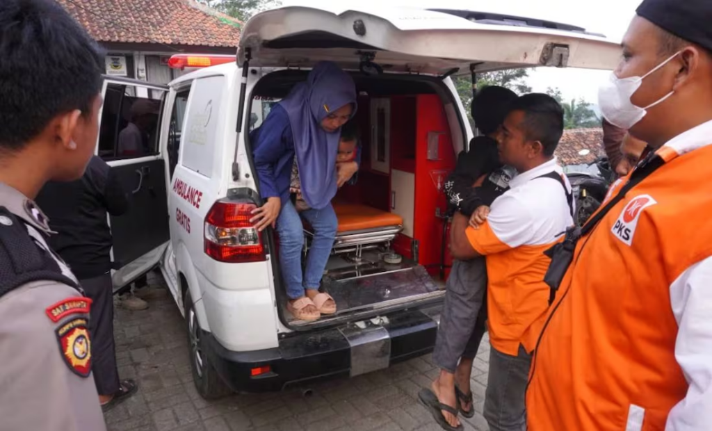 Programa de comidas gratuitas en Indonesia provoca miles de casos de intoxicación