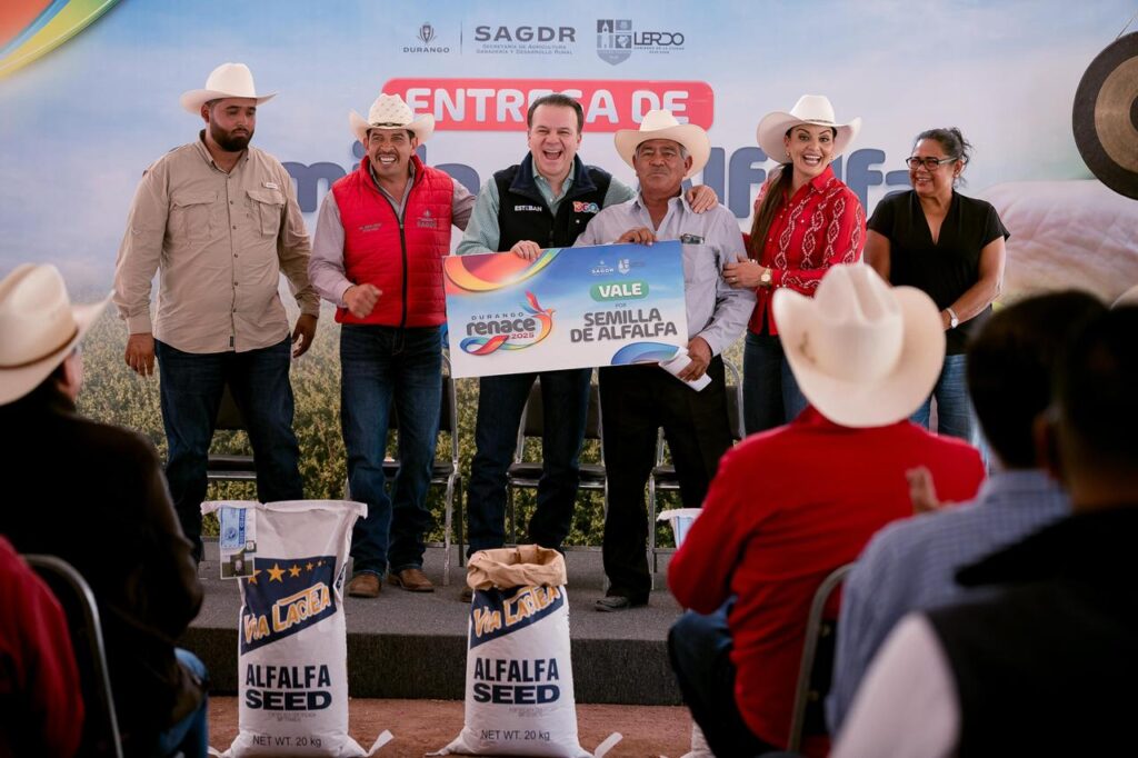 Esteban Villegas fortalece el campo de Lerdo con apoyos productivos para más de 250 agricultores y apicultores