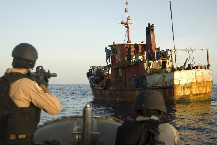 Piratas atacan embarcación frente a las Costas de Somalia