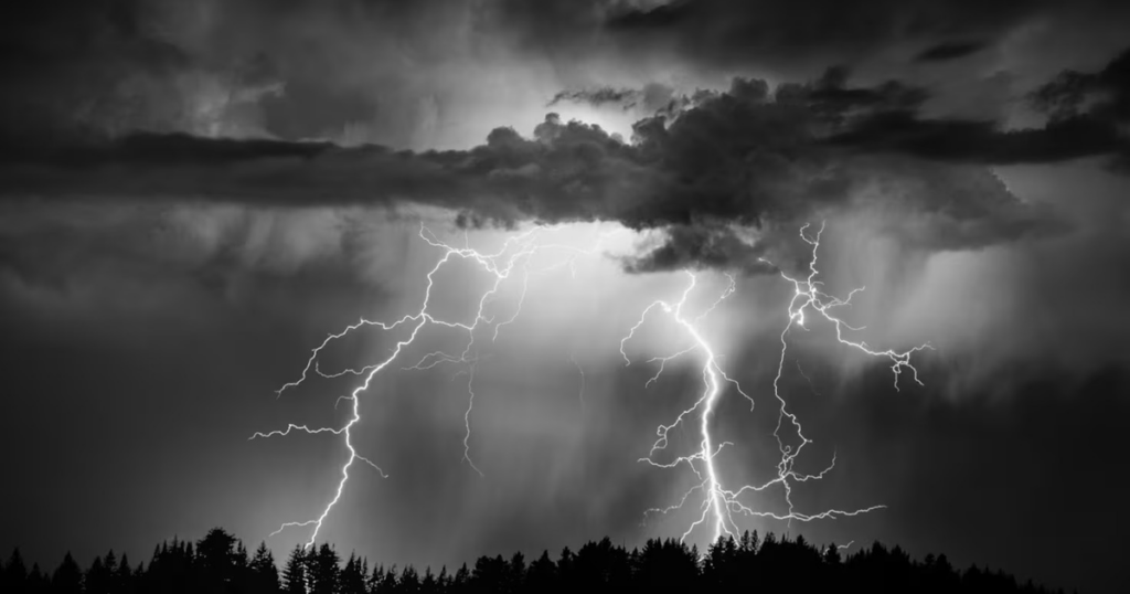 Frente frío 15 desencadena “Tormenta Negra” en la frontera: Nieve, granizo y lluvia