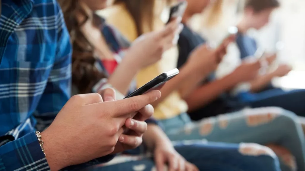 Dinamarca prohibirá el acceso a redes sociales a menores de 15 años