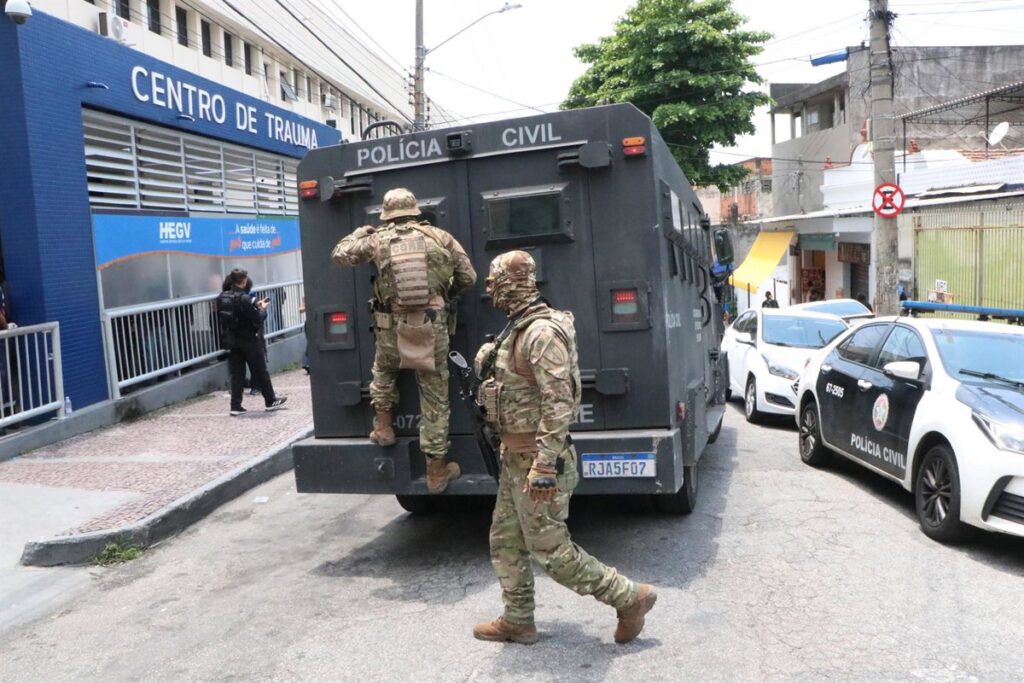 Detienen a más de 30 miembros del Comando Vermelho, tras operativo que dejó decenas muertos en Brasil