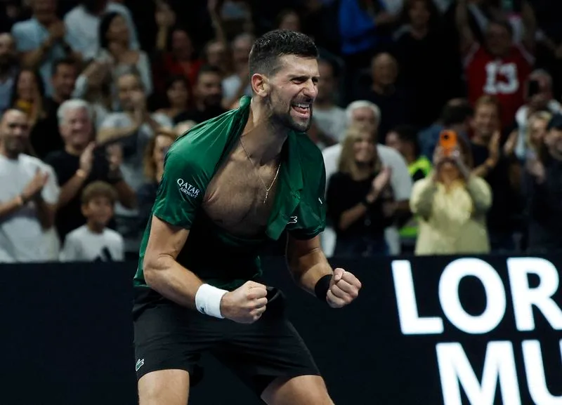 Djokovic llega a 101 títulos sobre pista dura tras épica victoria en Atenas