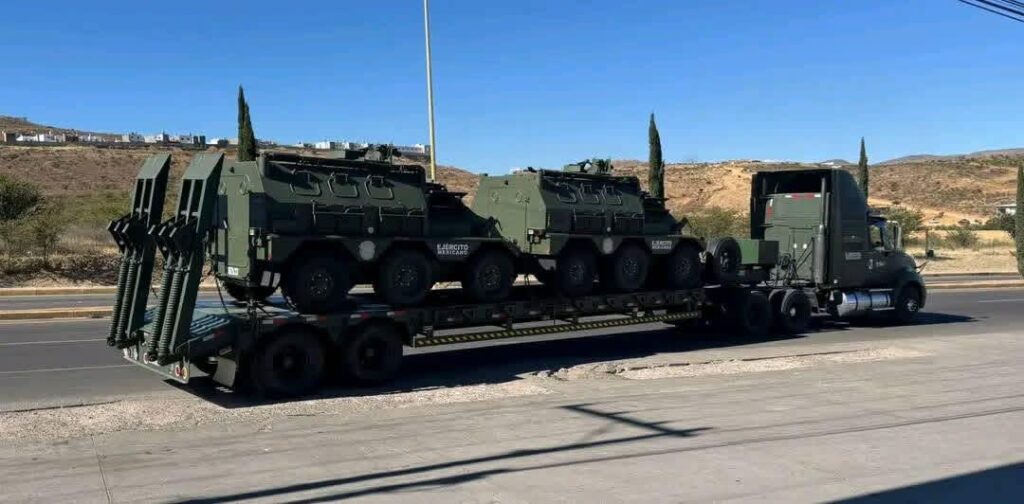 Llega fuerte armamento militar a Parral