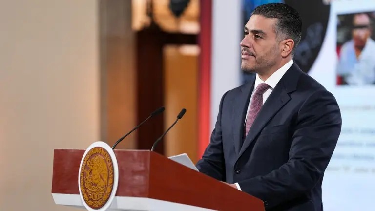 Harfuch informa que 12 penales concentran 56% de líneas de extorsión en México