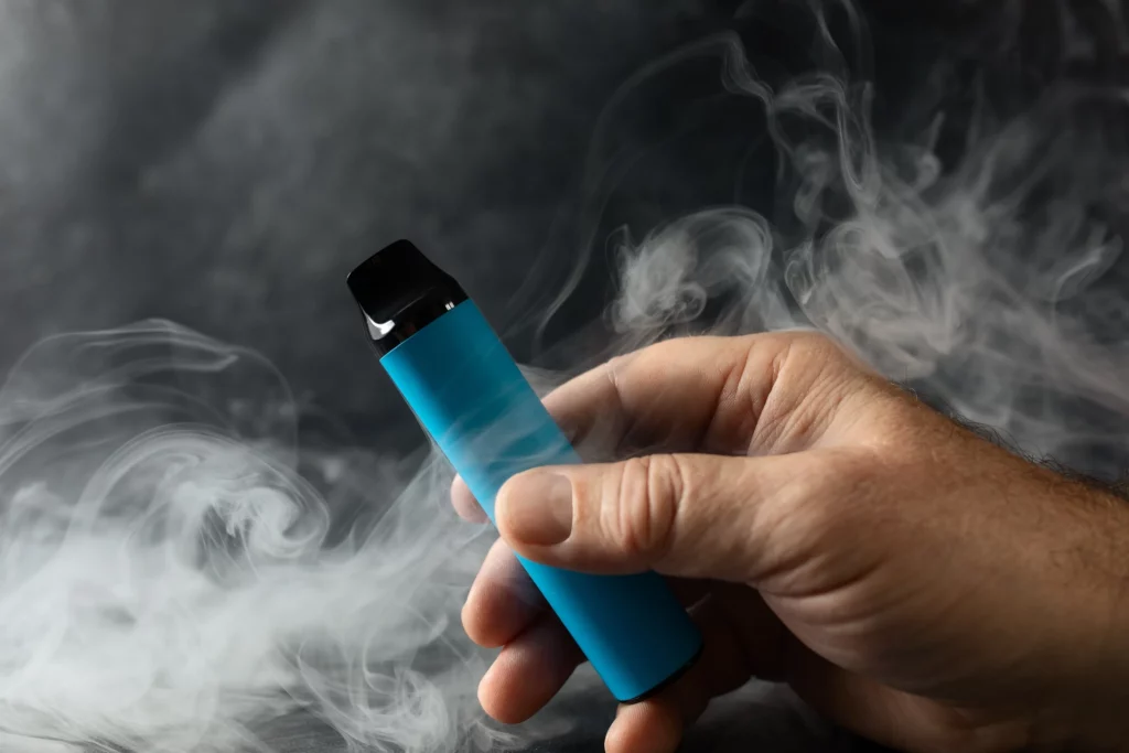 Proponen cárcel para quien compre o venda vapeadores en México