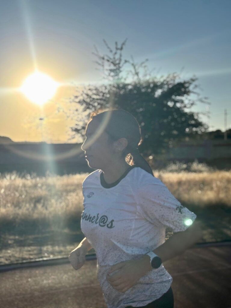 Impulsa IMJUVE al Club “Runners Parral” con apoyo clave para su crecimiento