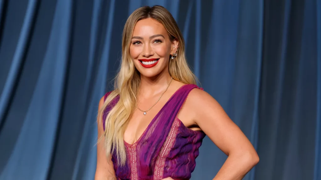 Hilary Duff regresa a los escenarios tras 10 años con su gira “Small Rooms, Big Nerves”